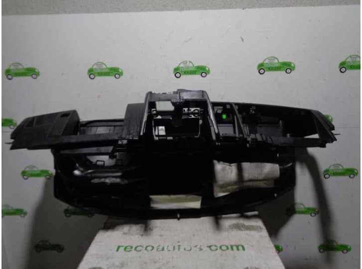 Recambio de salpicadero para mazda 2 (dy) 1.4 cd referencia OEM IAM  NEGRO 6