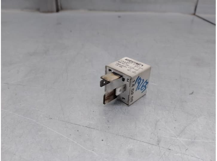 Recambio de rele para audi a4 b6 (8e2) 1.9 tdi referencia OEM IAM 8D0951253