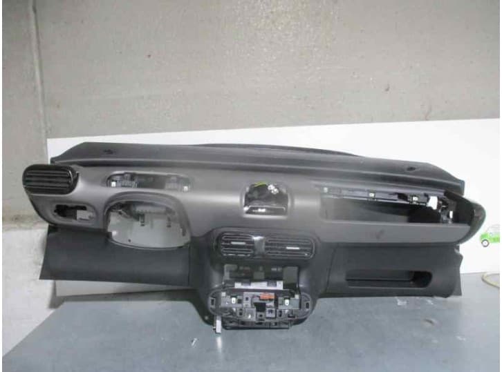 Recambio de salpicadero para citroën c4 cactus 1.2 thp 110 referencia OEM IAM  NEGRO Y GRIS