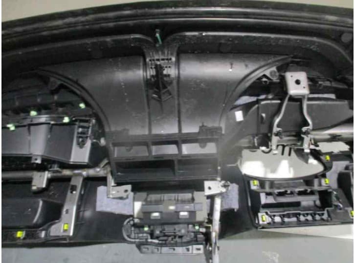 Recambio de salpicadero para citroën c4 cactus 1.2 thp 110 referencia OEM IAM  NEGRO Y GRIS 9