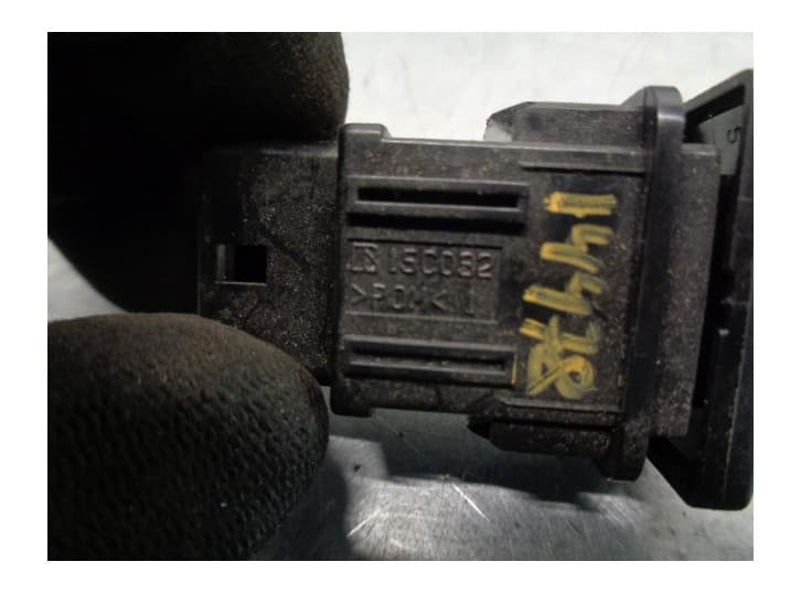 Recambio de interruptor para toyota verso (_r2_) 2.0 d-4d (aur20_) referencia OEM IAM 15C032 4