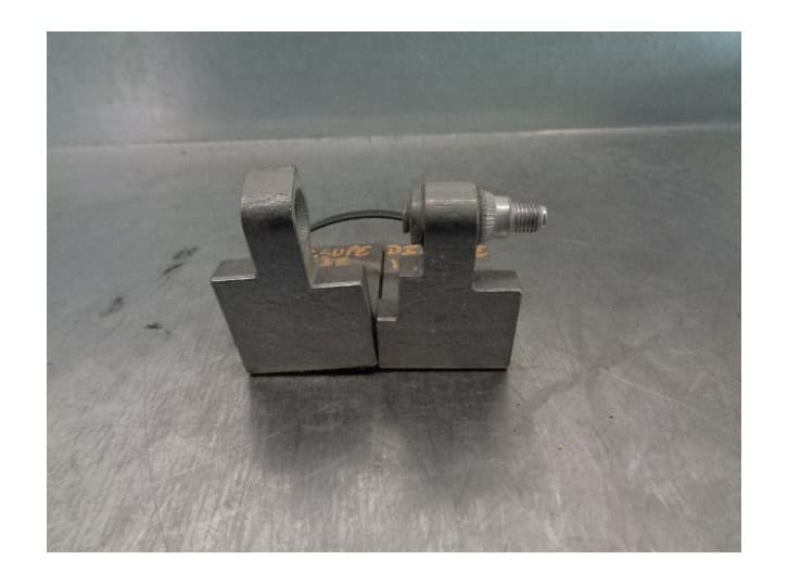 Recambio de bisagra puerta para bmw x5 (e70) 3.0 d referencia OEM IAM 7068073 7068077 2