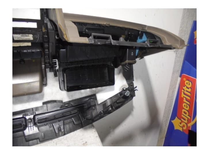 Recambio de salpicadero para dodge journey 2.0 crd referencia OEM IAM 1MQ64DK7AA MARRO 8