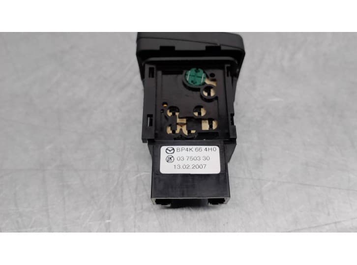 Recambio de warning para mazda 3 (bk) 1.6 di turbo referencia OEM IAM BP4K664H0 2