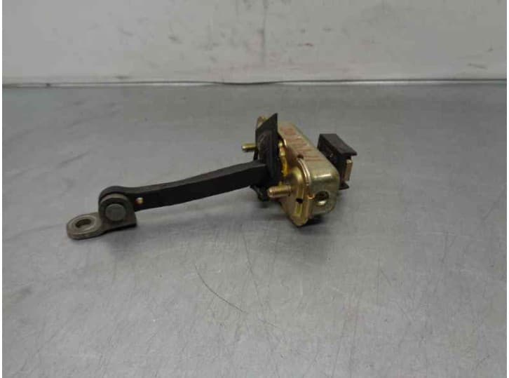 Recambio de retenedor puerta para ssangyong rodius i 2.7 xdi referencia OEM IAM 2