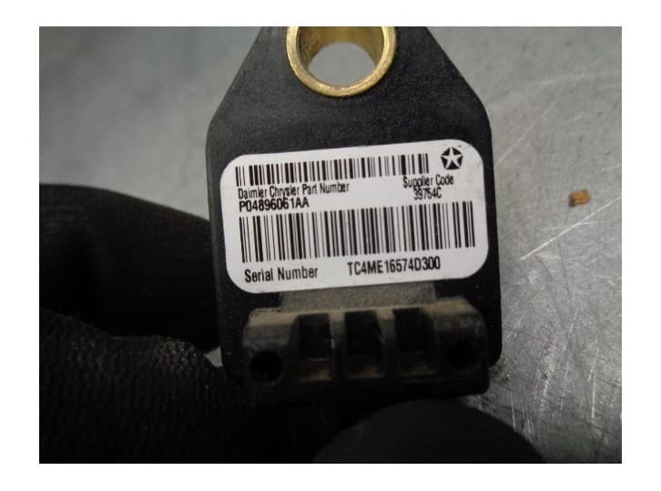 Recambio de sensor impacto para dodge caliber 2.0 crd referencia OEM IAM P04896061AA 3