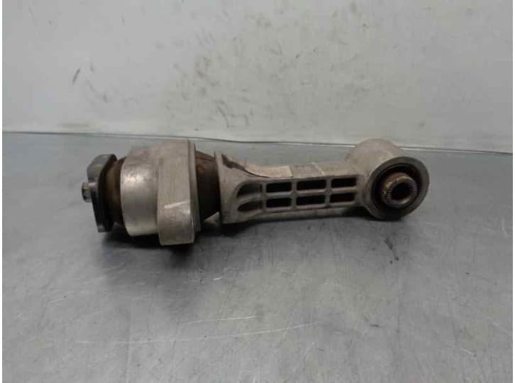 Recambio de soporte motor para hyundai i30 (gd) 1.4 crdi referencia OEM IAM 21950A5000 2