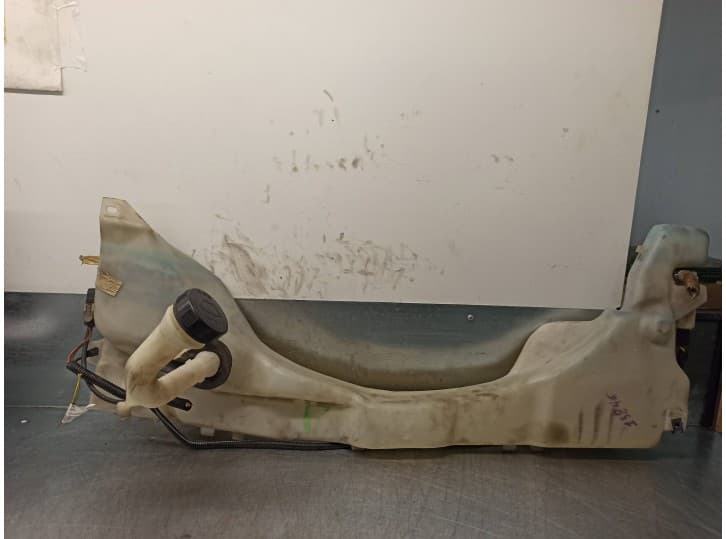 Recambio de deposito limpia para peugeot 605 2.0 referencia OEM IAM 9603995480
