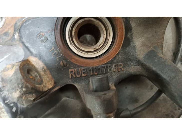 Recambio de mangueta delantera derecha para mg zr 2.0 td referencia OEM IAM RUB101780R 3