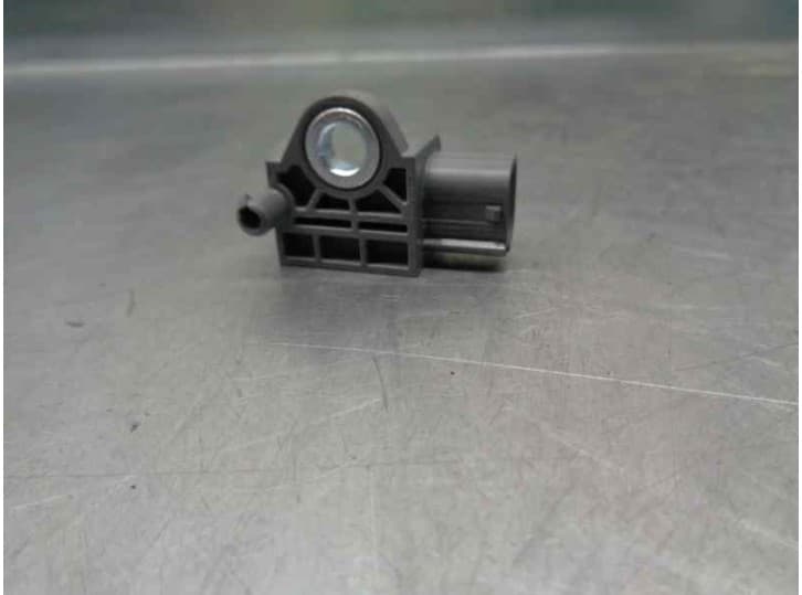 Recambio de sensor impacto para kia carens iv 1.7 crdi referencia OEM IAM 95930A4100 2