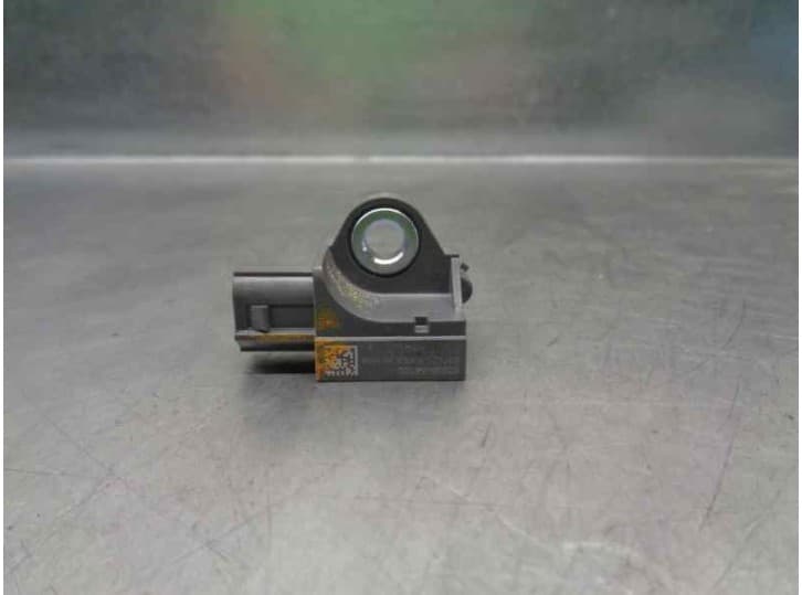 Recambio de sensor impacto para kia carens iv 1.7 crdi referencia OEM IAM 95930A4100 2