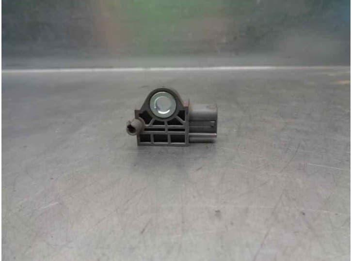 Recambio de sensor impacto para kia carens iv 1.7 crdi referencia OEM IAM 95930A4100
