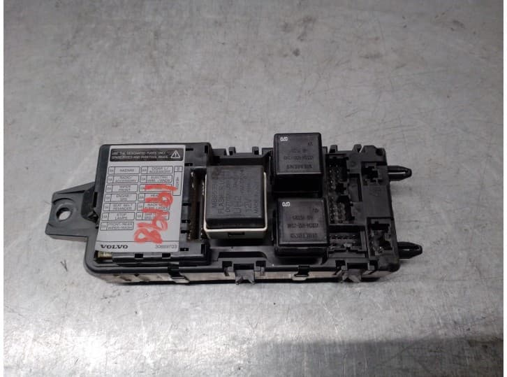 Recambio de caja reles / fusibles para volvo s40 i (644) 1.8 i referencia OEM IAM 30889703 3