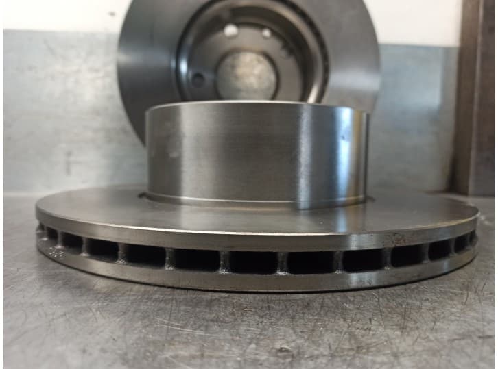 Recambio de disco freno delantero para bmw serie 5 (e12) referencia OEM IAM 0986478041 3