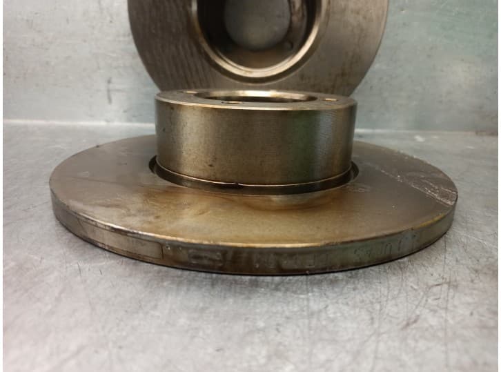 Recambio de disco freno trasero para opel kadett c referencia OEM IAM 6016013 3