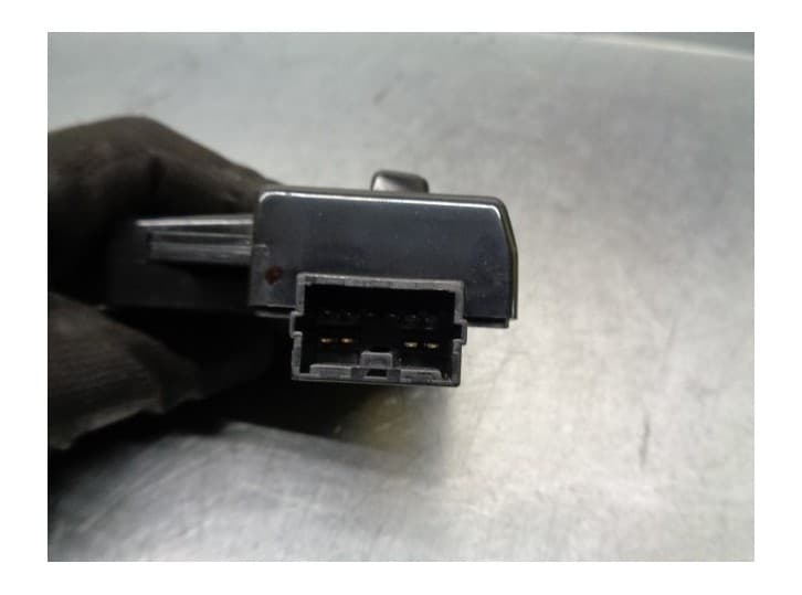 Recambio de mando asiento derecho para kia opirus (gh) 3.5 referencia OEM IAM 889913F002 3