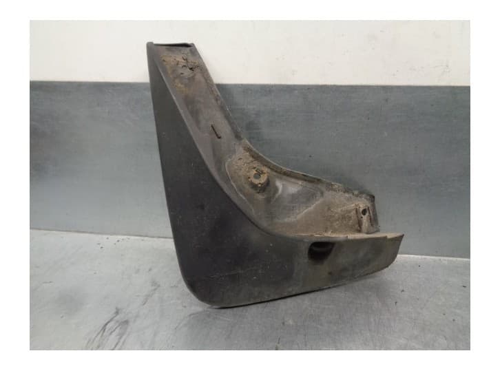 Recambio de faldon trasero para kia opirus (gh) 3.5 referencia OEM IAM 868423F000