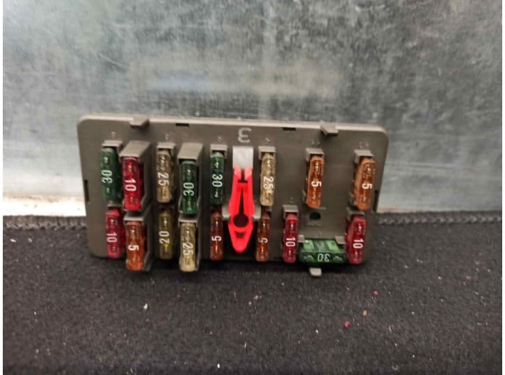 Recambio de caja reles / fusibles para citroën zx (n2) 1.4 i referencia OEM IAM 9567793680