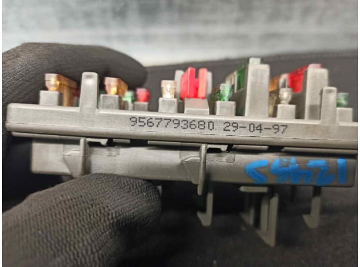 Recambio de caja reles / fusibles para citroën zx (n2) 1.4 i referencia OEM IAM 9567793680 4