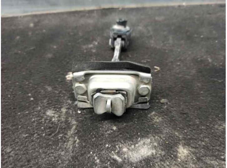 Recambio de retenedor puerta para ford mondeo ii sedán (bfp) 1.8 i referencia OEM IAM 2