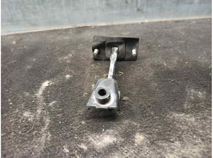 Recambio de retenedor puerta para ford mondeo ii sedán (bfp) 1.8 i referencia OEM IAM 3