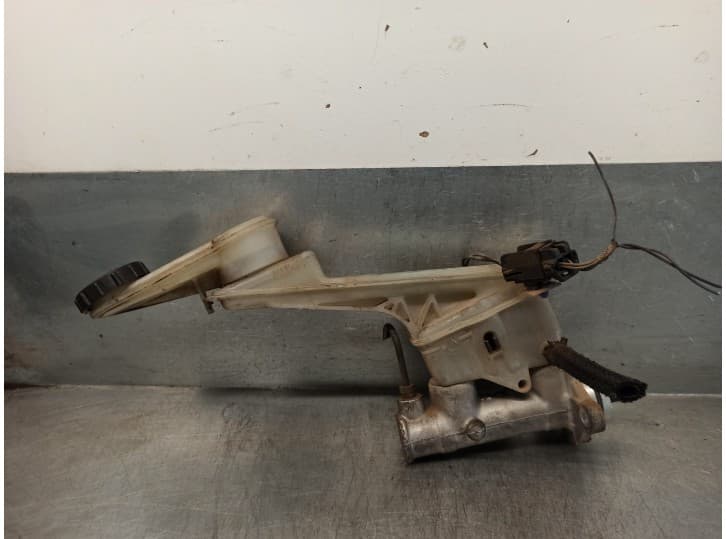 Recambio de bomba freno para mazda premacy (cp) 2.0 td referencia OEM IAM CBY74340Z