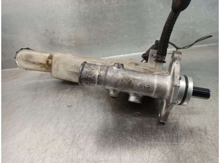 Recambio de bomba freno para mazda premacy (cp) 2.0 td referencia OEM IAM CBY74340Z 3