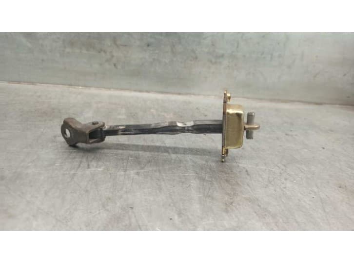 Recambio de retenedor puerta para suzuki swift iii (mz, ez) 1.3 (rs 413) referencia OEM IAM 2