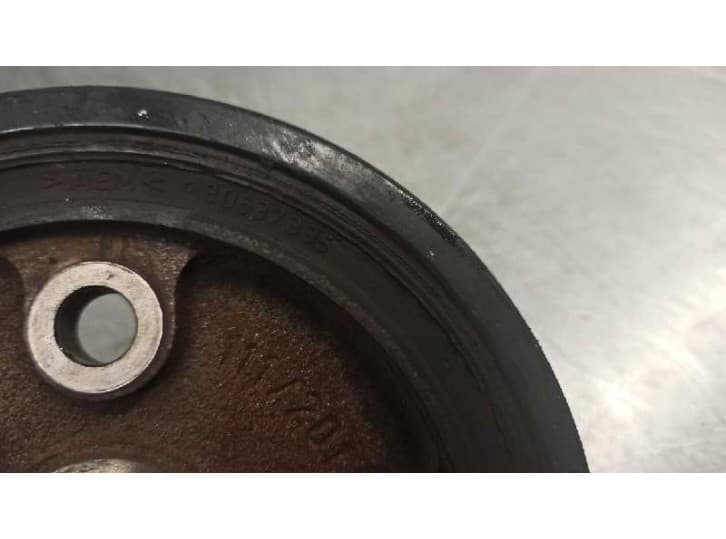 Recambio de polea cigueñal para volvo s60 i (384) d5 referencia OEM IAM 30637335 4