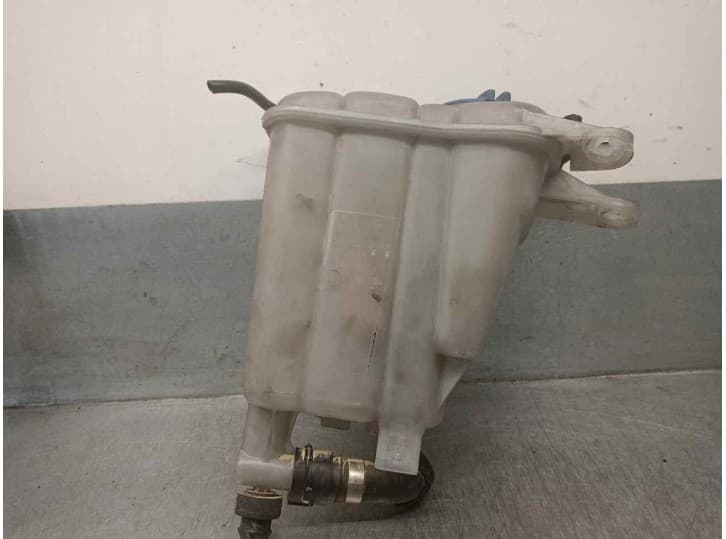 Recambio de deposito expansion para audi a4 b8 (8k2) 2.0 tdi referencia OEM IAM 8K0121403