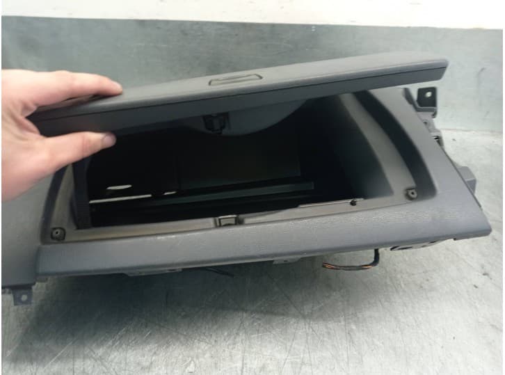 Recambio de guantera para bmw 1 (e87) 118 d referencia OEM IAM 712455715 2