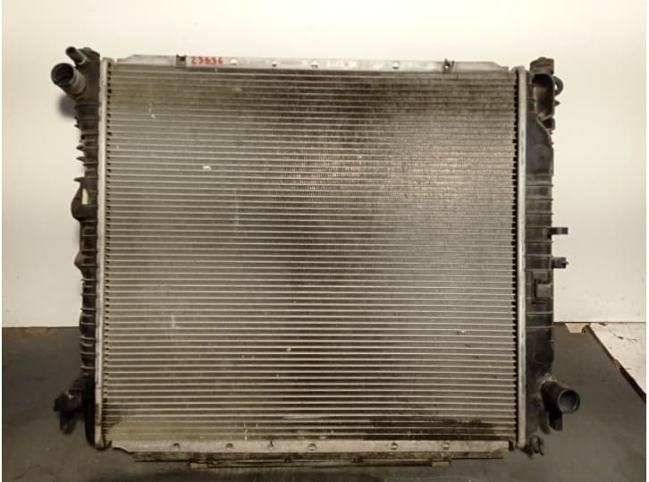Recambio de radiador agua para ssangyong rodius i 2.7 xdi referencia OEM IAM 2131021150