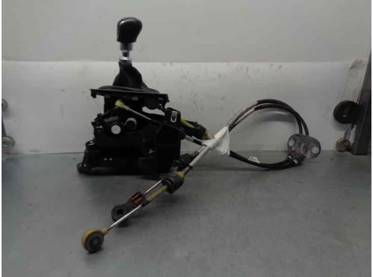 Recambio de palanca cambio para ford focus iii 1.6 tdci referencia OEM IAM BV6R7C453CAC