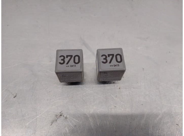Recambio de rele para audi a6 c6 (4f2) 2.4 referencia OEM IAM 8D0951253 2