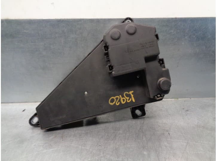 Recambio de caja reles / fusibles para bmw 5 (e60) 530 d referencia OEM IAM 61146906588 2