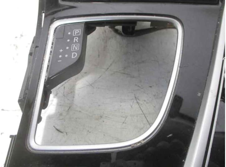 Recambio de consola para infiniti q50 50 d referencia OEM IAM 969414GF0A 9
