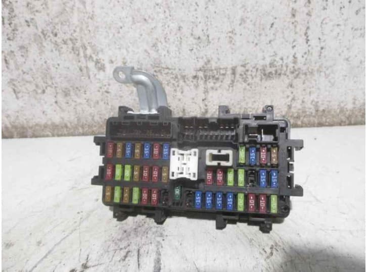 Recambio de caja reles / fusibles para infiniti q50 50 d referencia OEM IAM 284B74GC0A 2
