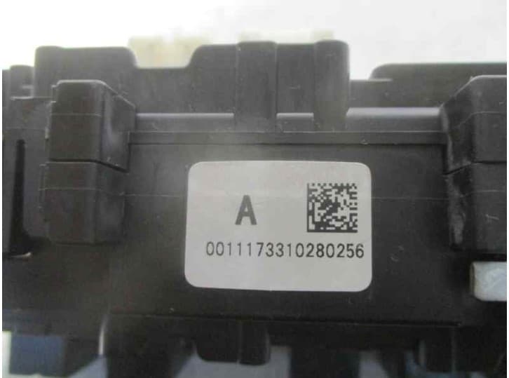 Recambio de caja reles / fusibles para infiniti q50 50 d referencia OEM IAM 284B74GC0A 4