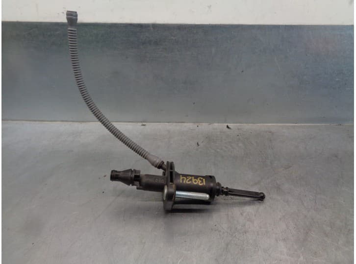 Recambio de bomba embrague para chevrolet cruze (j300) 1.8 referencia OEM IAM 55561915