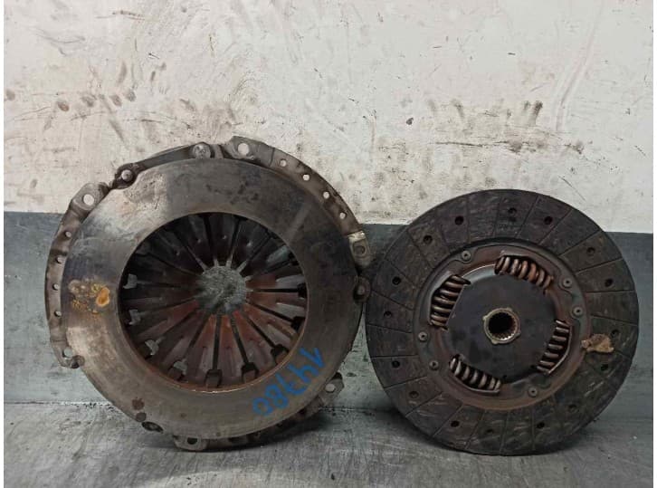 Recambio de kit embrague para ssangyong musso (fj) 2.9 td referencia OEM IAM 3010005200 2