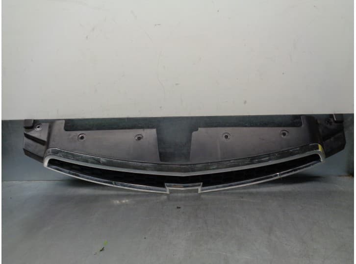 Recambio de rejilla delantera para chevrolet cruze (j300) 1.8 referencia OEM IAM 96832951 2