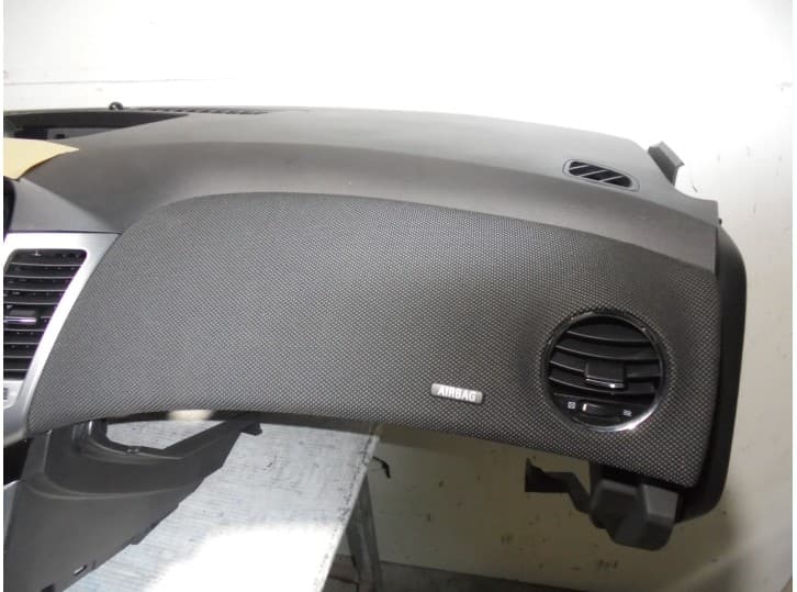 Recambio de salpicadero para chevrolet cruze (j300) 1.8 referencia OEM IAM  NEGRO 6