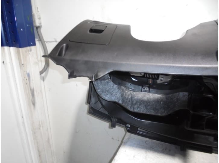 Recambio de salpicadero para chevrolet cruze (j300) 1.8 referencia OEM IAM  NEGRO 8