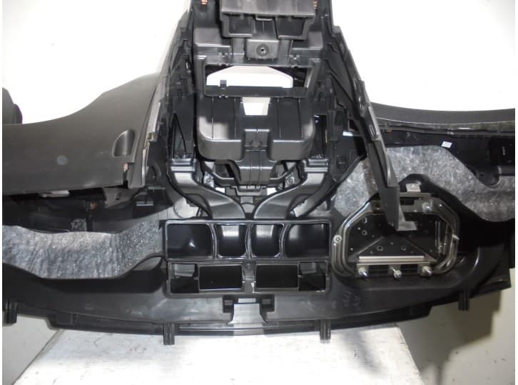 Recambio de salpicadero para chevrolet cruze (j300) 1.8 referencia OEM IAM  NEGRO 9