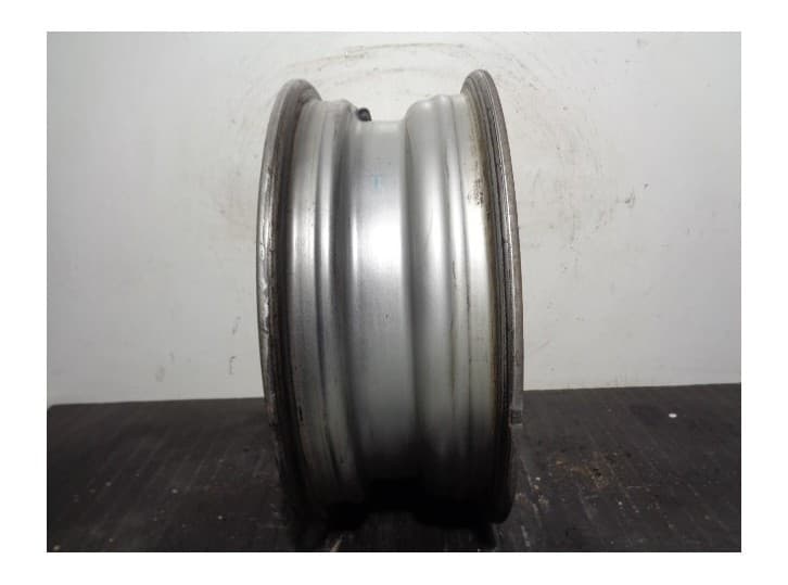 Recambio de llanta para tata indica 1.4 td referencia OEM IAM A93698 R145JX14CH HIERRO 2