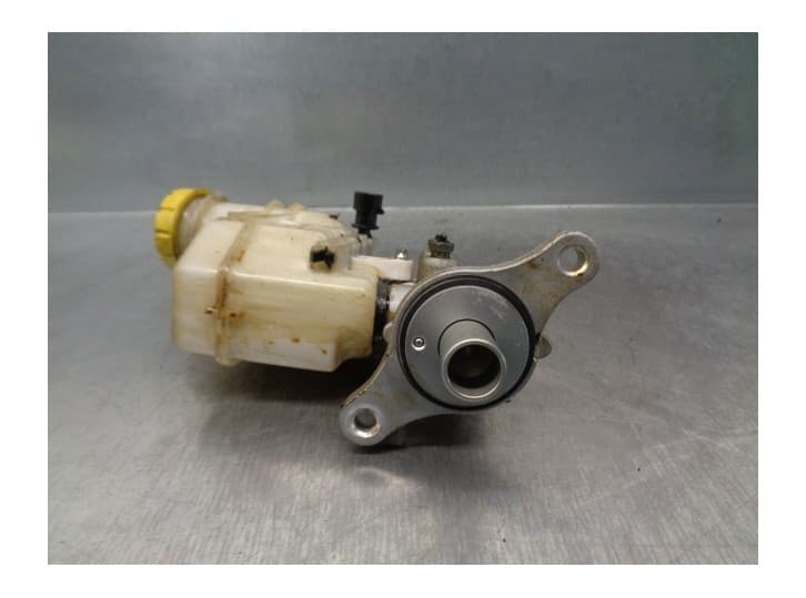 Recambio de bomba freno para ford ka (ru8) 1.2 referencia OEM IAM 1560813 2