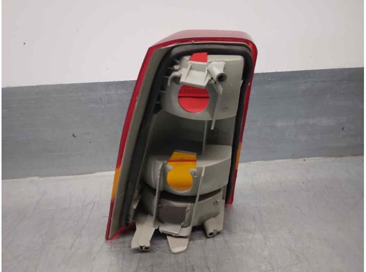 Recambio de piloto trasero derecho para opel kadett e referencia OEM IAM 2216423  YORKA 3