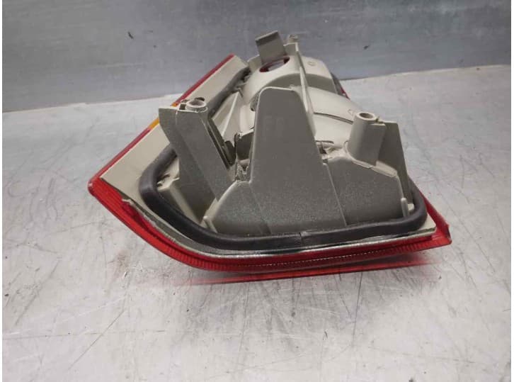 Recambio de piloto trasero derecho para opel kadett e referencia OEM IAM 2216423  YORKA 4