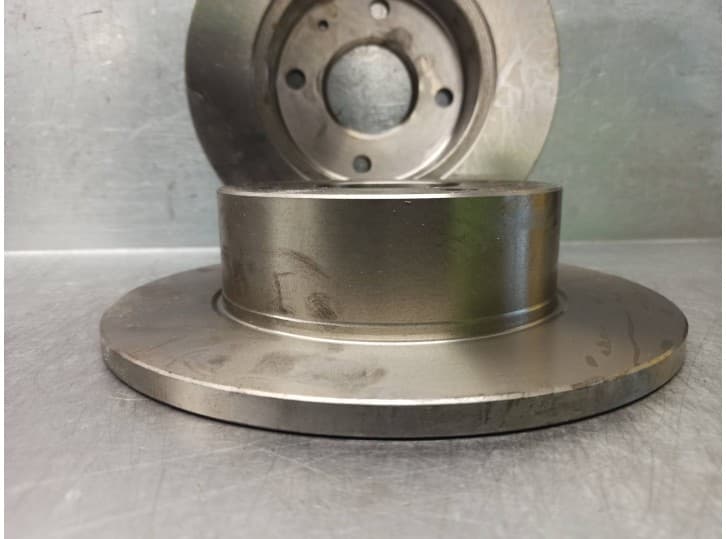 Recambio de disco freno trasero para ford orion referencia OEM IAM 6016523 3