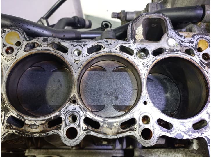 Recambio de bloque para bmw 5 (e60) 525 i referencia OEM IAM 256S5 11117502917 37443186 7